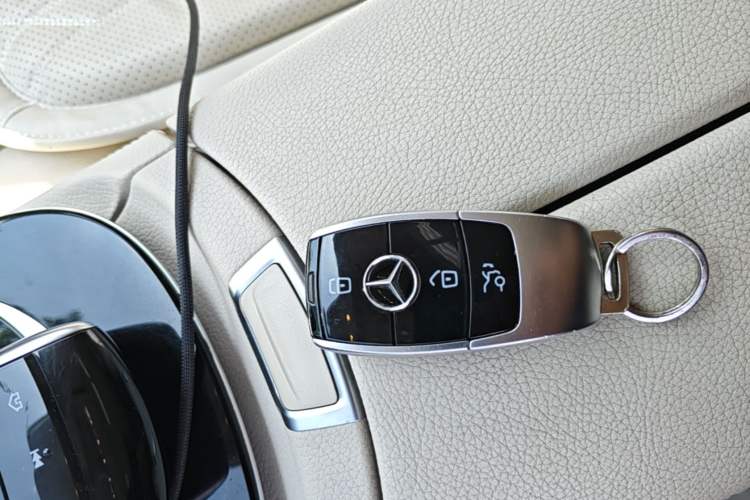 Used Mercedes-Benz E-Class 2016 E 300 L Stylish Model Vehicle Key