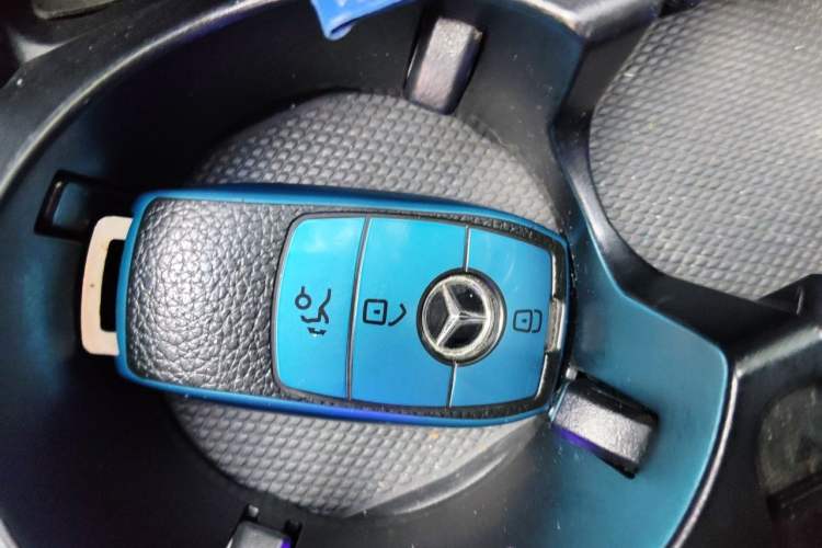 Used Mercedes-Benz E-Class 2016 E 300 L Sporty and Stylish Model Vehicle Key