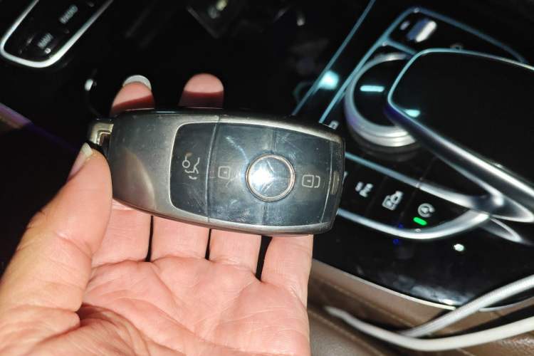 Used Mercedes-Benz E-Class 2016 E 300 L Stylish Model Vehicle Key