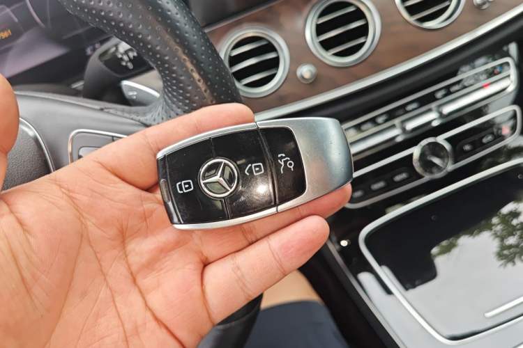 Used Mercedes-Benz E-Class 2016 E 300 L Stylish Model Vehicle Key