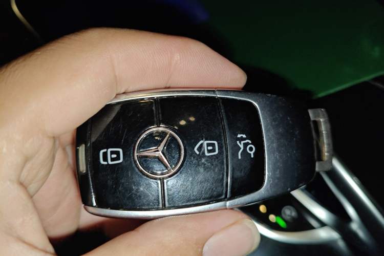 Used Mercedes-Benz E-Class 2016 E 300 L Sporty and Stylish Model Vehicle Key