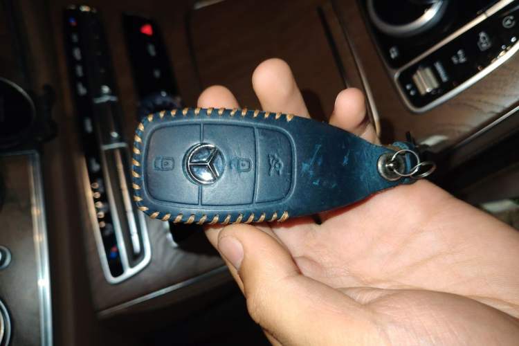 Used Mercedes-Benz E-Class 2016 E 300 L Stylish Model Vehicle Key