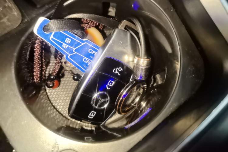Used Mercedes-Benz E-Class 2016 E 300 L Sporty and Stylish Model Vehicle Key