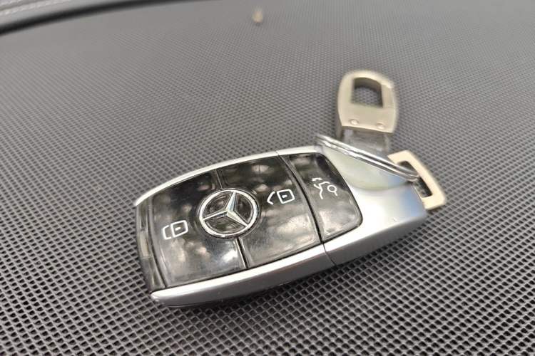 Used Mercedes-Benz E-Class 2016 E 200 L Sport Edition Vehicle Key