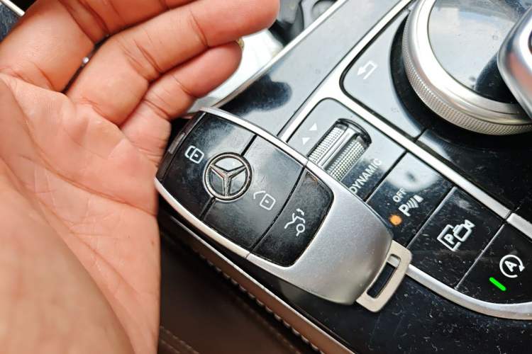 Used Mercedes-Benz E-Class 2016 E 200 L Vehicle Key