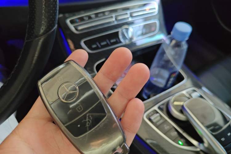 Used Mercedes-Benz E-Class 2016 E 300 L Stylish Model Vehicle Key