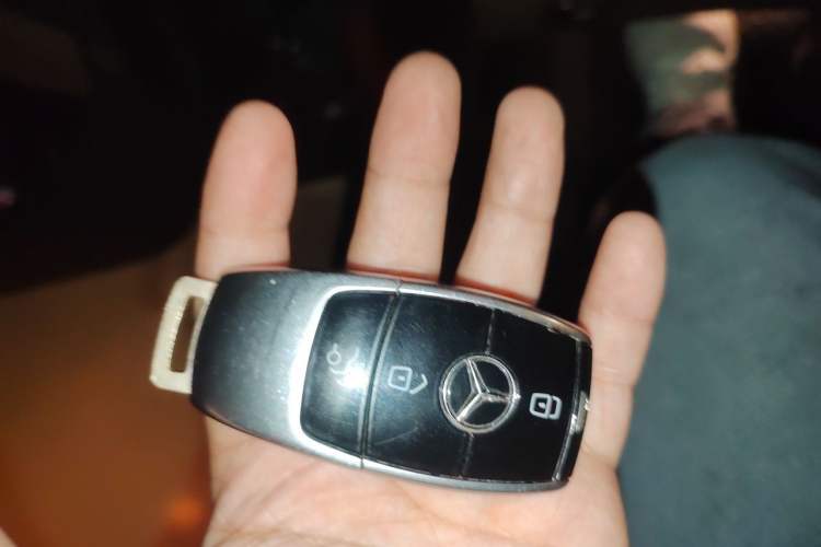 Used Mercedes-Benz E-Class 2016 E 300 L Sporty and Stylish Model Vehicle Key
