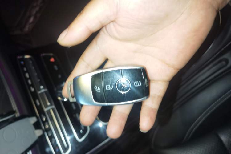 Used Mercedes-Benz E-Class 2016 E 300 L Sporty and Stylish Model Vehicle Key