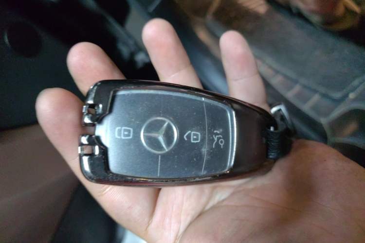 Used Mercedes-Benz E-Class 2016 E 300 L Sport Luxury Model Vehicle Key
