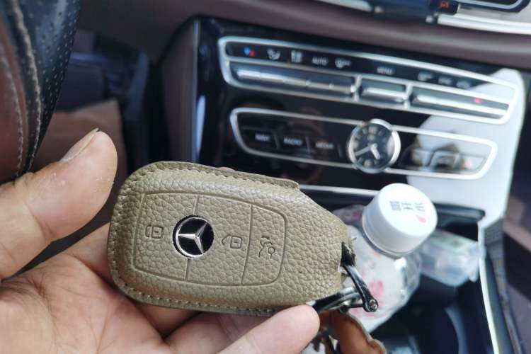 Used Mercedes-Benz E-Class 2016 E 200 L Vehicle Key