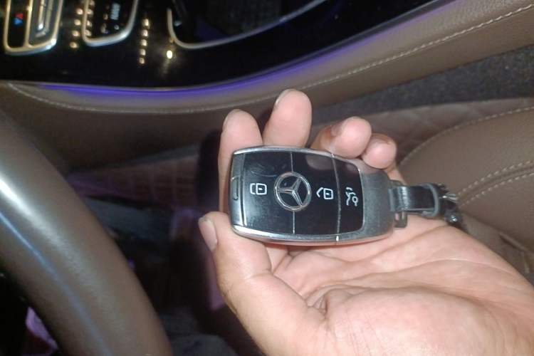 Used Mercedes-Benz E-Class 2016 E 200 L Vehicle Key