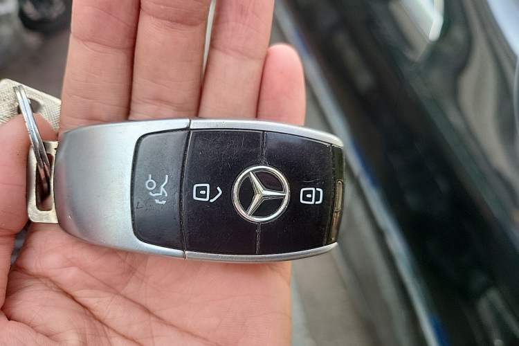 Used Mercedes-Benz E-Class 2016 E 300 L Sporty and Stylish Model Vehicle Key