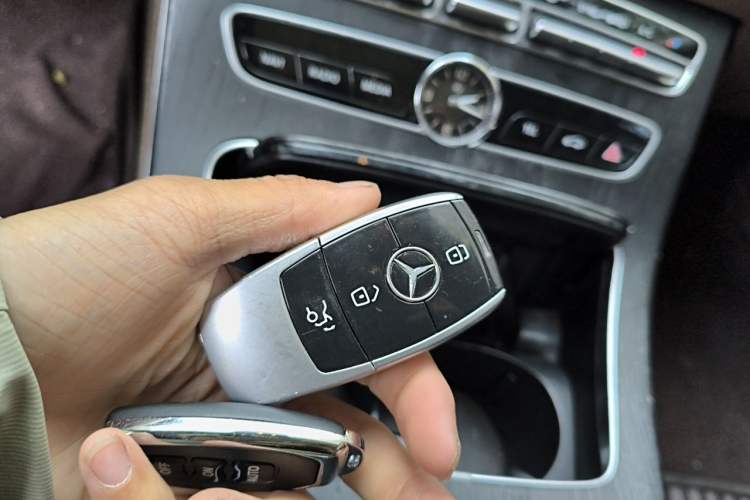 Used Mercedes-Benz E-Class 2016 E 200 L Vehicle Key