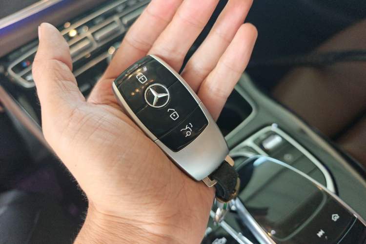 Used Mercedes-Benz E-Class 2016 E 200 L Sport Edition Vehicle Key