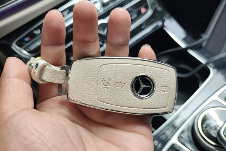 Used Mercedes-Benz E-Class 2016 E 200 L Sport Edition Vehicle Key