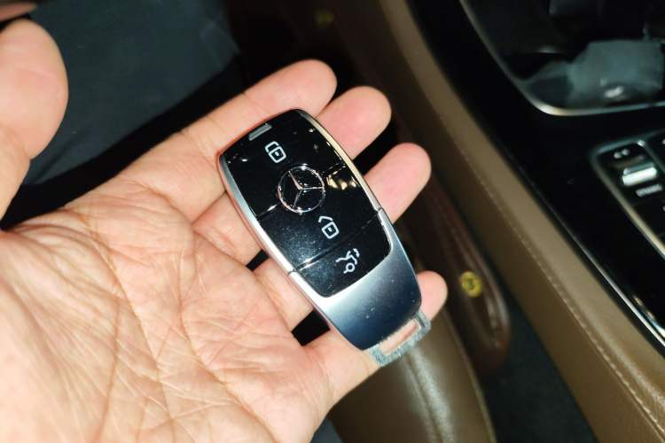 Used Mercedes-Benz E-Class 2016 E 200 L Sport Edition Vehicle Key