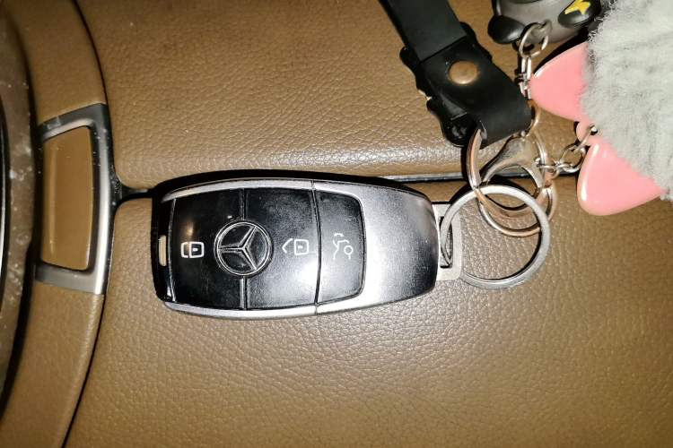 Used Mercedes-Benz E-Class 2016 E 200 L Vehicle Key