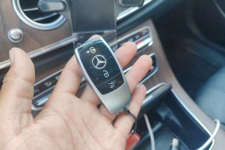 Used Mercedes-Benz E-Class 2016 E 300 L Stylish Model Vehicle Key