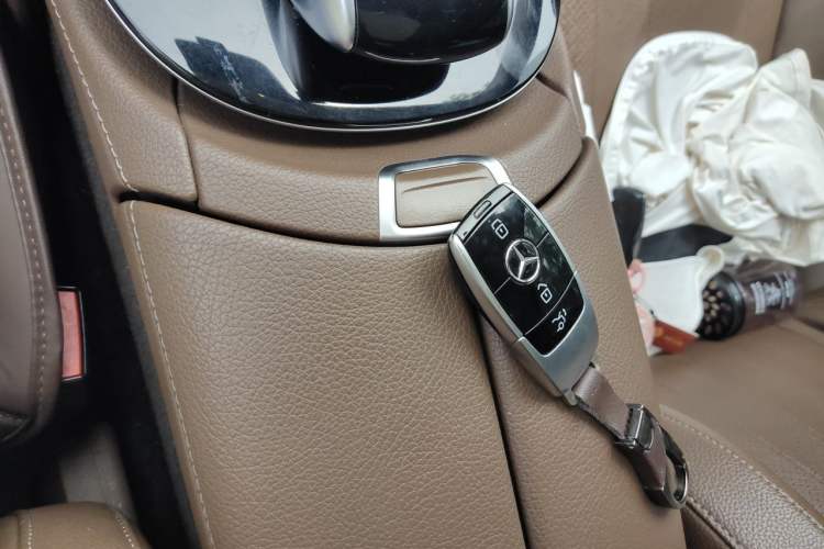 Used Mercedes-Benz E-Class 2016 E 300 L Stylish Model Vehicle Key