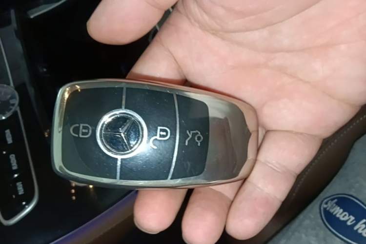 Used Mercedes-Benz E-Class 2016 E 300 L Sporty and Stylish Model Vehicle Key