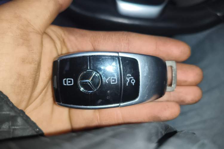 Used Mercedes-Benz E-Class 2016 E 200 L Sport Edition Vehicle Key
