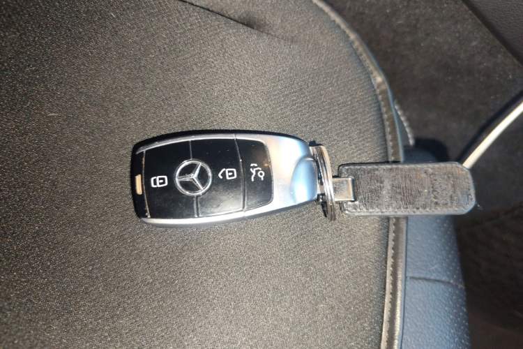Used Mercedes-Benz E-Class 2016 E 200 L Vehicle Key