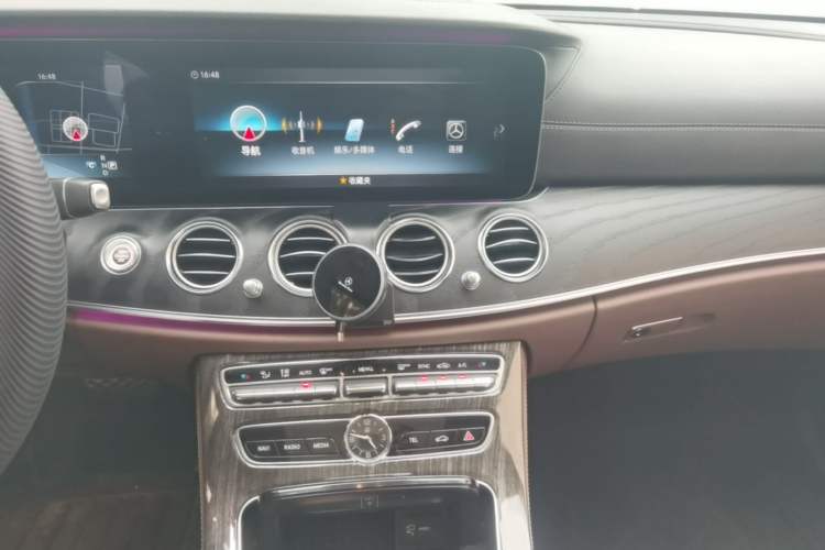 Used Mercedes-Benz E-Class 2016 E 300 L Sport Luxury Model Audio And AC Panel