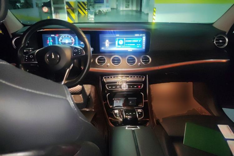 Used Mercedes-Benz E-Class 2016 E 200 L Sport Edition Center Console