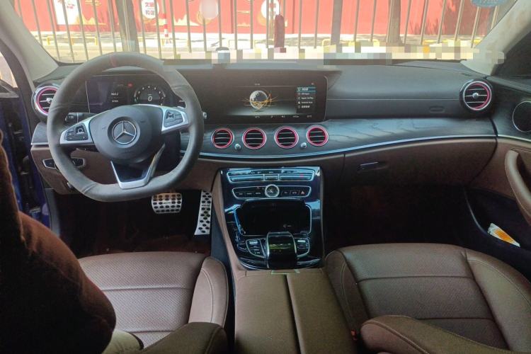 Used Mercedes-Benz E-Class 2016 E 200 L Sport Edition Center Console