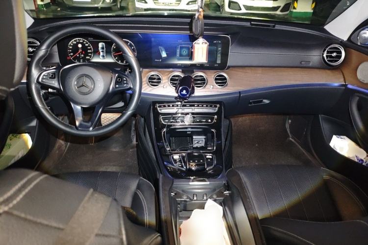 Used Mercedes-Benz E-Class 2016 E 300 L Stylish Model Center Console