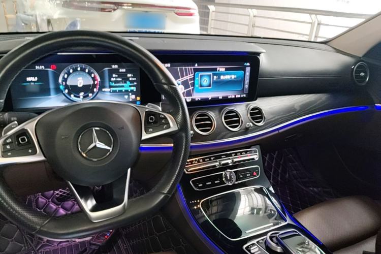 Used Mercedes-Benz E-Class 2016 E 200 L Sport Edition Center Console