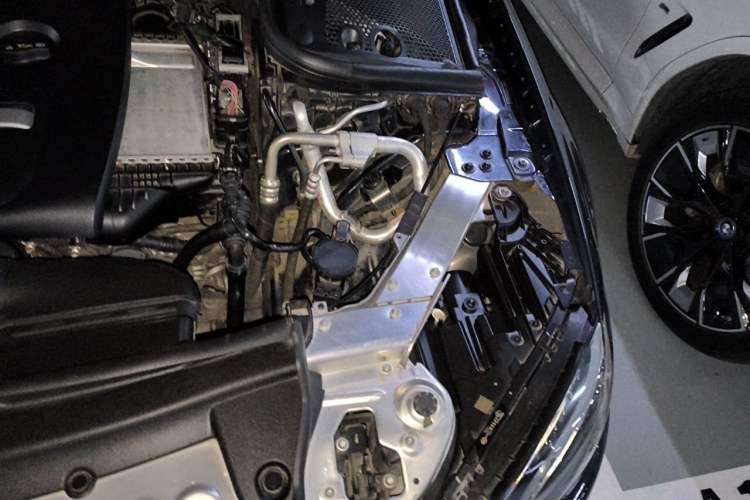 Used Mercedes-Benz E-Class 2016 E 300 L Luxury Model Engine Bay Left