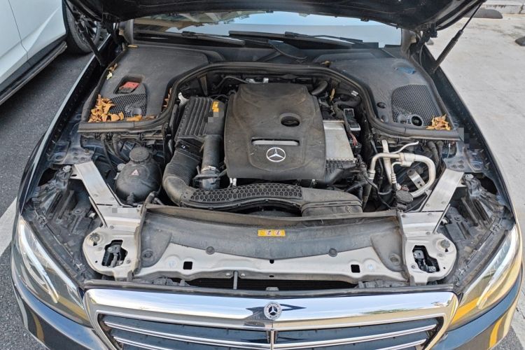 Used Mercedes-Benz E-Class 2016 E 200 L Engine Bay