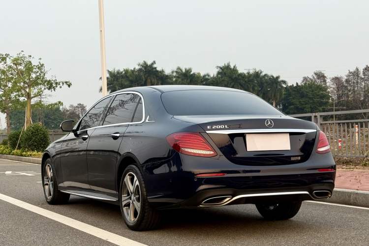 Used Mercedes-Benz E-Class 2016 E 200 L Sport Edition Exterior 10