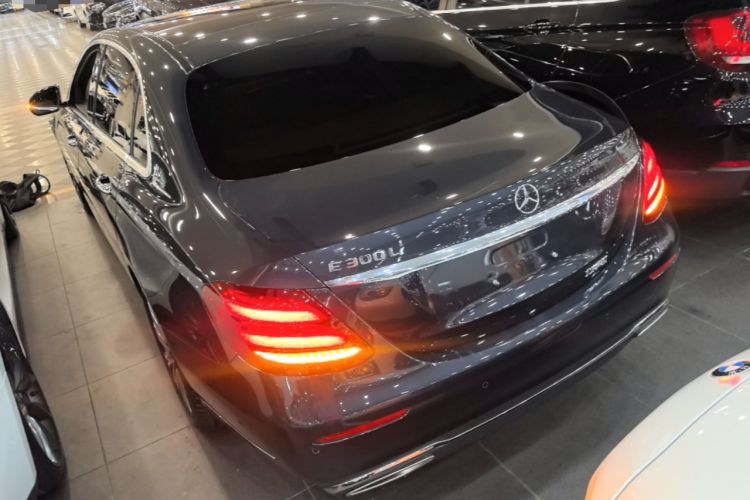 Used Mercedes-Benz E-Class 2016 E 300 L Luxury Model Exterior 2