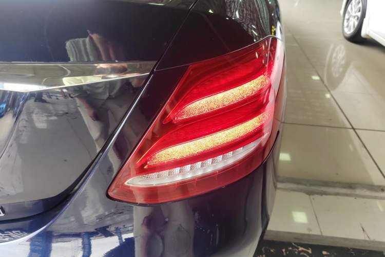 Used Mercedes-Benz E-Class 2016 E 200 L Sport Edition Exterior 3
