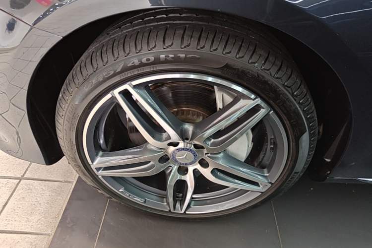Used Mercedes-Benz E-Class 2016 E 300 L Luxury Model Exterior 4