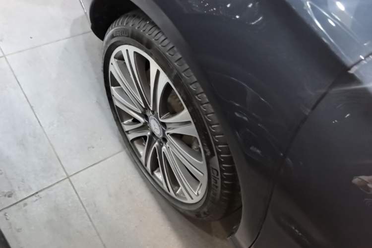 Used Mercedes-Benz E-Class 2016 E 300 L Luxury Model Exterior 5