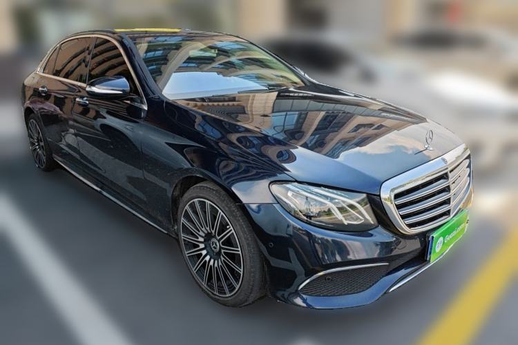 Used Mercedes-Benz E-Class 2016 E 200 L Front Right 45 Deg