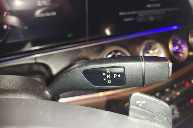 Used Mercedes-Benz E-Class 2016 E 200 L Sport Edition Gear Lever