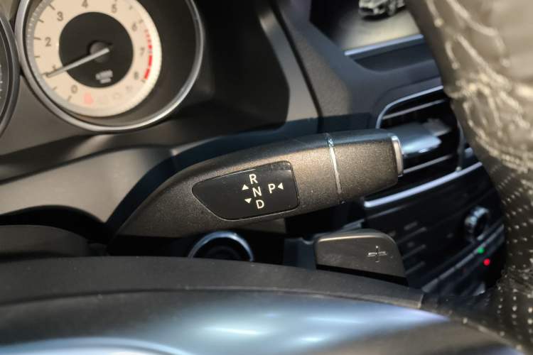 Used Mercedes-Benz E-Class 2016 E 200 Coupe Dynamic Edition Gear Lever
