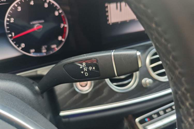 Used Mercedes-Benz E-Class 2016 E 300 L Sporty and Stylish Model Gear Lever
