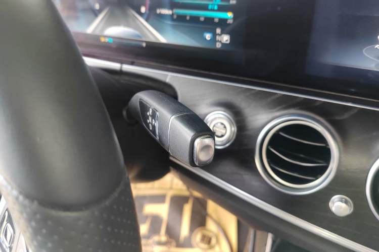 Used Mercedes-Benz E-Class 2016 E 200 L Sport Edition Gear Lever