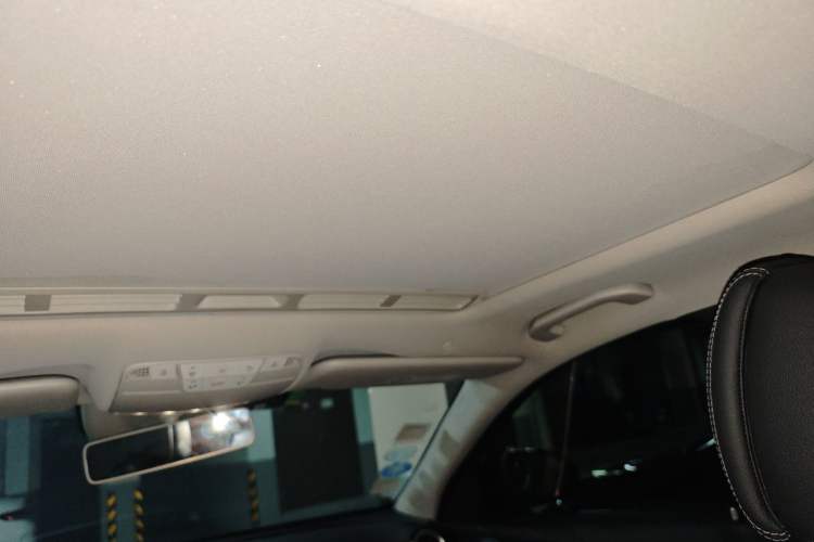Used Mercedes-Benz E-Class 2016 E 300 L Sporty and Stylish Model Headliner