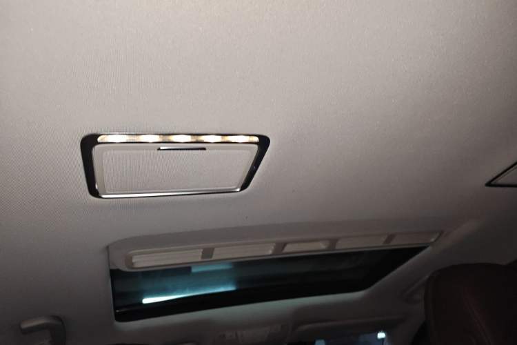 Used Mercedes-Benz E-Class 2016 E 300 L Stylish Model Headliner