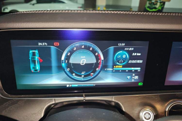 Used Mercedes-Benz E-Class 2016 E 300 L Sporty and Stylish Model Instrument Cluster