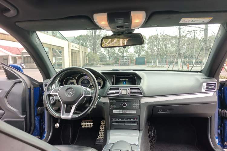 Used Mercedes-Benz E-Class 2016 E 200 Coupe Dynamic Edition Interior 2