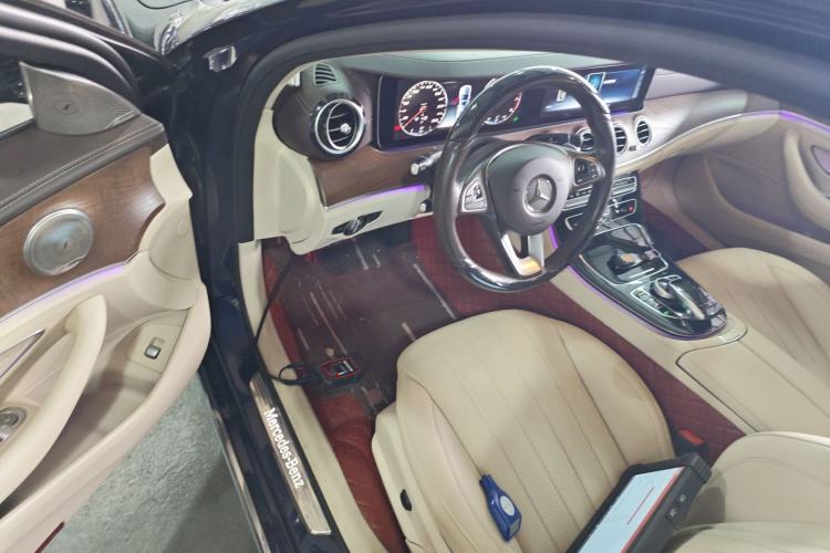 Used Mercedes-Benz E-Class 2016 E 300 L Stylish Model Interior 3