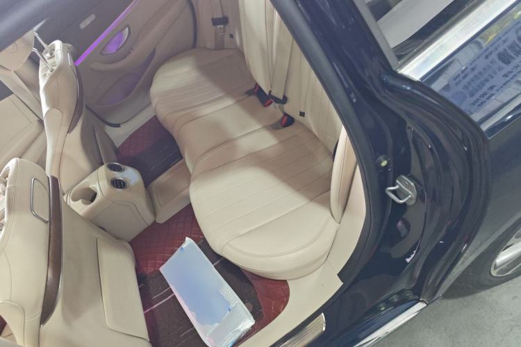 Used Mercedes-Benz E-Class 2016 E 300 L Stylish Model Interior 4