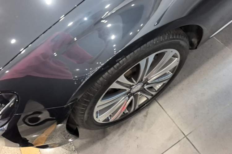 Used Mercedes-Benz E-Class 2016 E 300 L Luxury Model Left Front Wheel Hub
